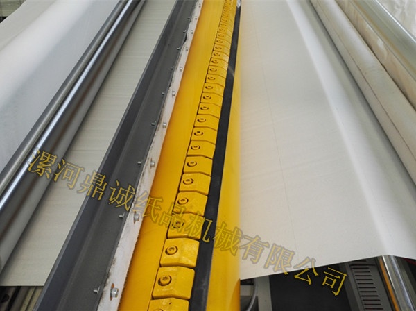 衛生紙復卷機打孔部分